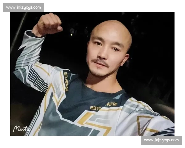 崔洪万对阵一龙跨级别对决引爆武林风格斗争议力量与技巧的巅峰碰撞全网热议
